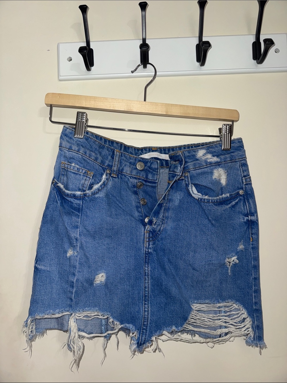 Distressed Blue Denim Skirt - Casual Frayed Hem